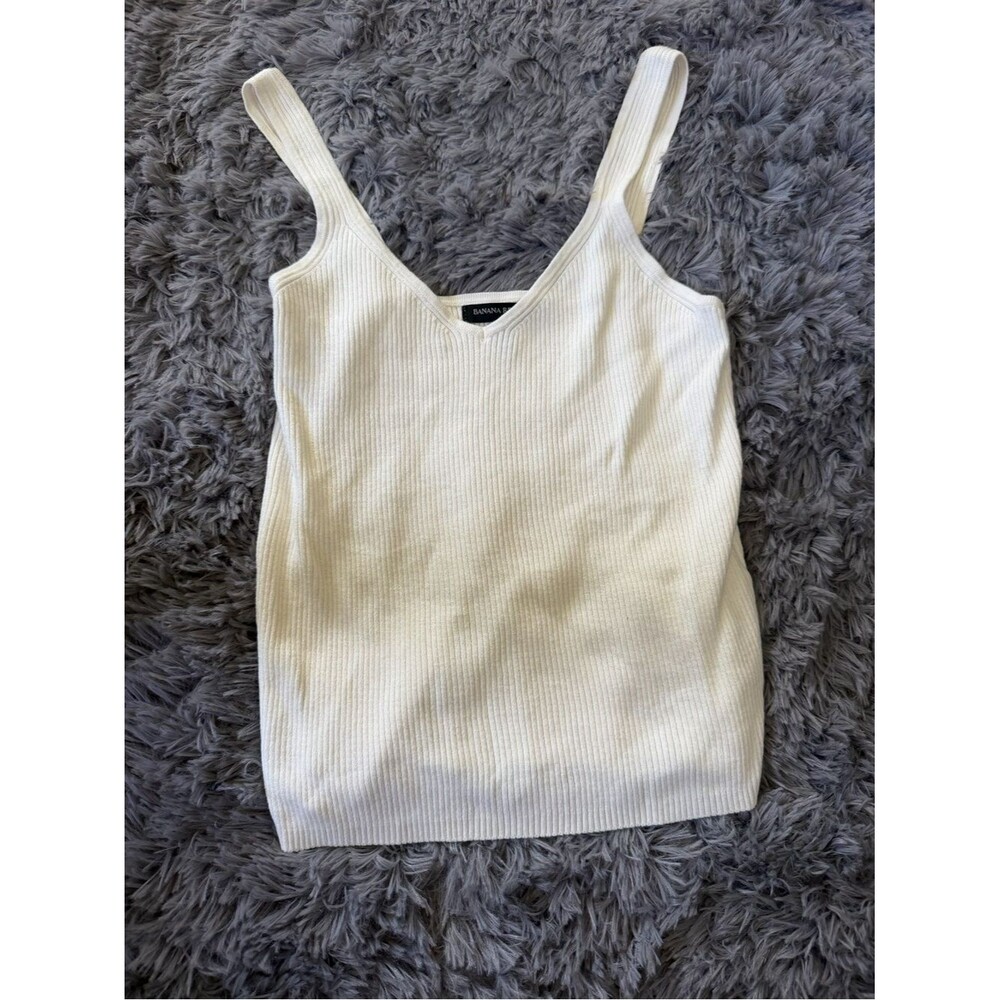 Banana Republic Cream Ribbed V-Neck Tank - Picture 2 of 4